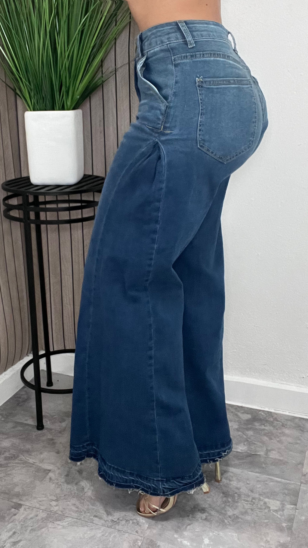 FLAWLESS JEANS